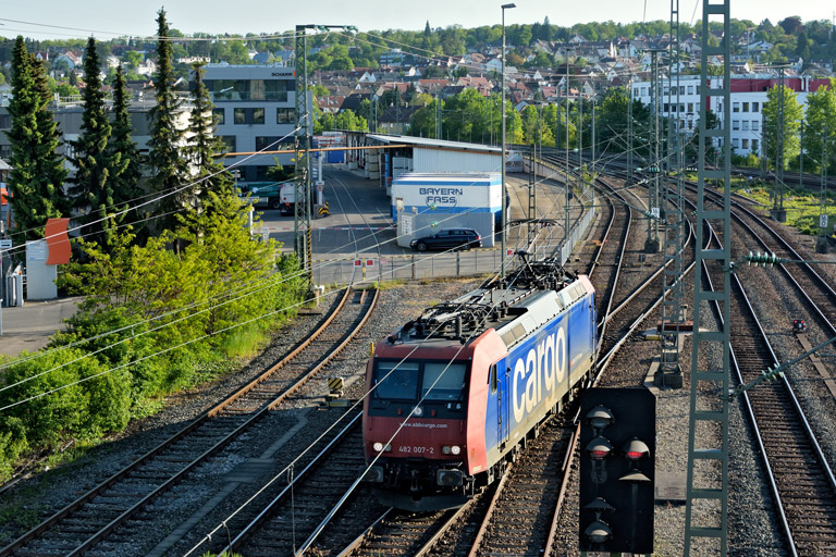 482 007 als Tfzf 91623 bei km 16,0 (Mai 2021)
