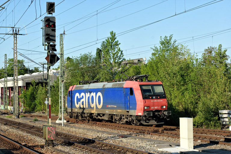 482 007 als Tfzf 91623 bei km 15,4 (Mai 2021)