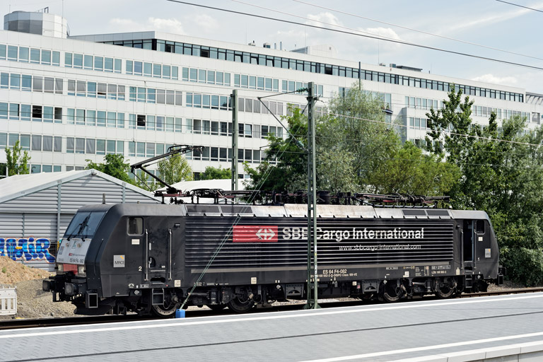 ES 64 F4-082 bei km 15,6 (Juni 2021)