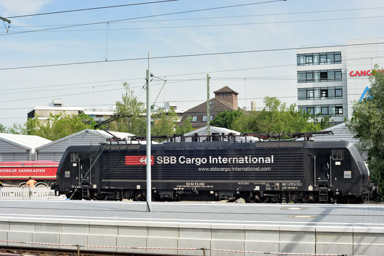 ES 64 F4-082 bei km 15,6 (Juni 2021)