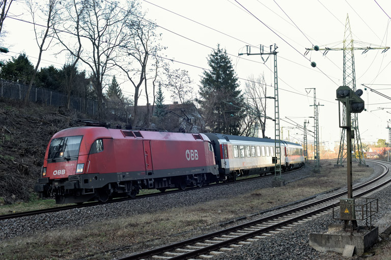 &Ouml;BB 1016 013 mit IC 2511 bei km 17,4 (M&auml;rz 2021)
