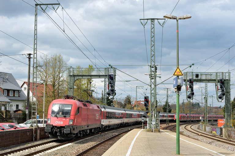 &Ouml;BB 1016 031 mit IC 189 bei km 16,6 (April 2021)
