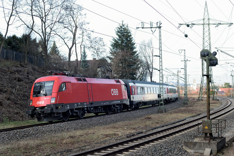 &Ouml;BB 1016 044 mit IC 2511 bei km 17,4 (M&auml;rz 2021)
