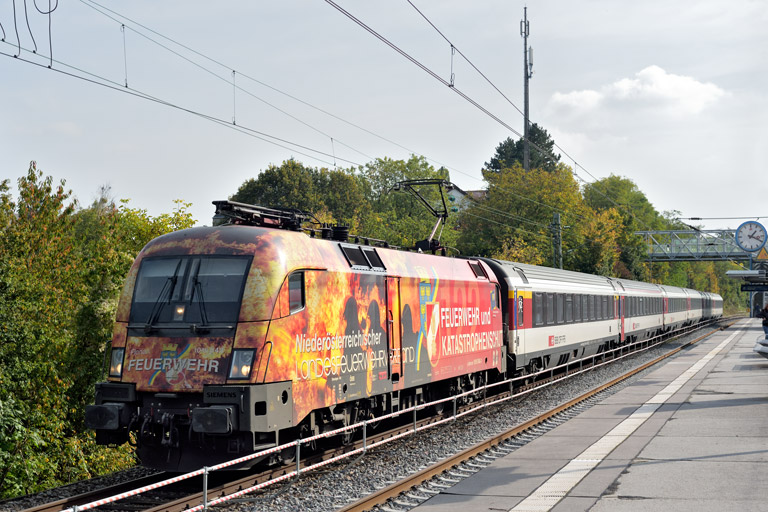 &Ouml;BB 1016 048 mit IC 280 bei km 14,2 (Oktober 2021)