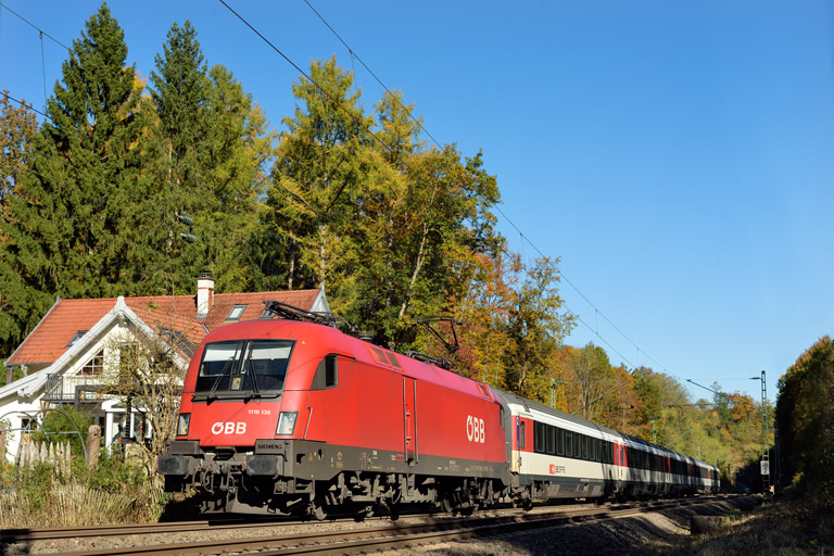 &Ouml;BB 1116 136 mit IC 189 bei km 18,2 (Oktober 2021)
