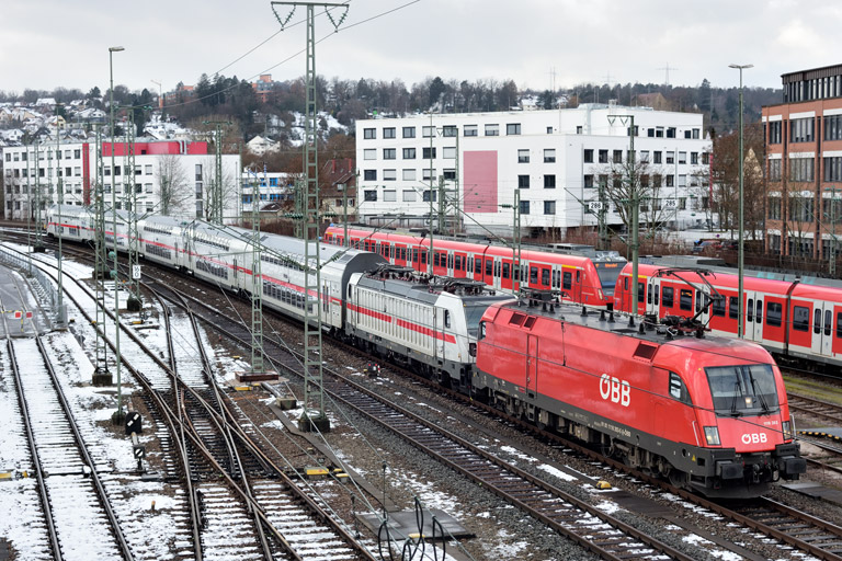 &Ouml;BB 1116 263 und 147 568 mit Lpft-D 77734 bei km 16,0 (Januar 2021)