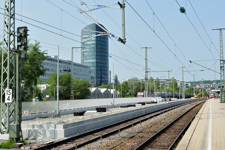 Bahnsteigbau bei km 15,6 (Juni 2021)