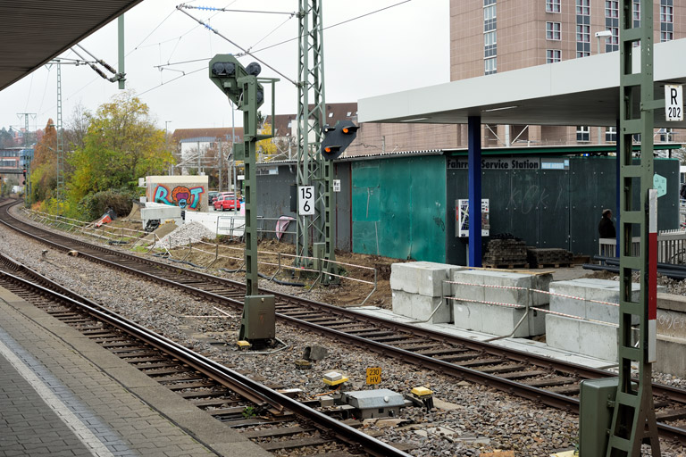Bahnsteigbau bei km 15,6 (November 2021)