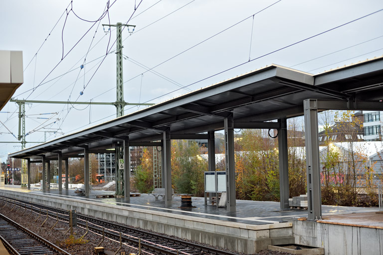 Bahnsteigbau bei km 15,6 (November 2021)