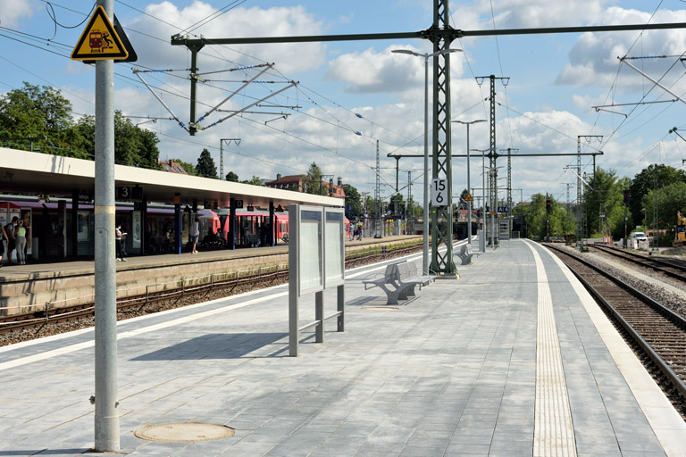 Bahnsteigbau bei km 15,6 (Juli 2021)