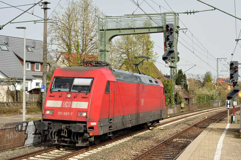 101 067 bei km 16,6 (April 2022)