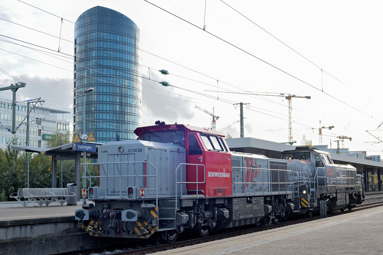4185 026 und 277 030 bei km 15,6 (November 2022)