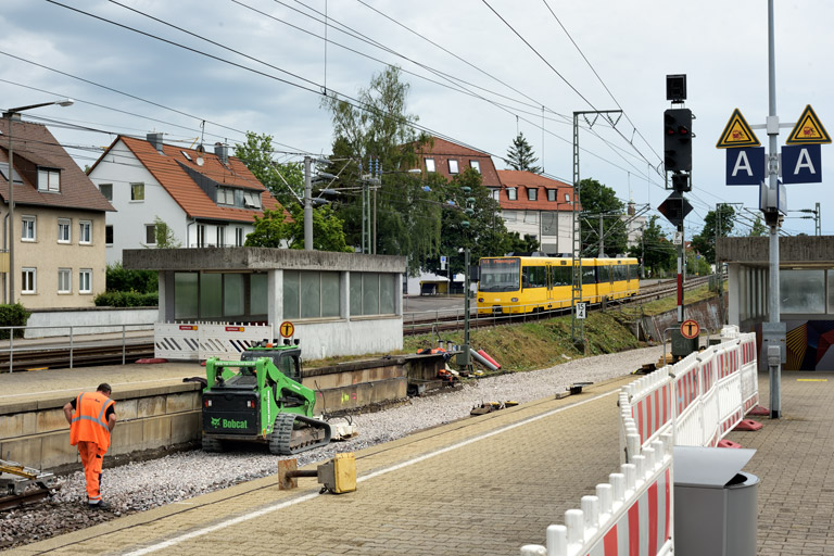 Gleis- und Weichenerneuerung bei km 15,4 (Juni 2022)