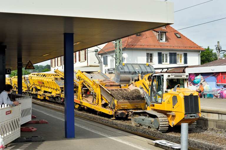Gleis- und Weichenerneuerung bei km 15,6 (Juni 2022)