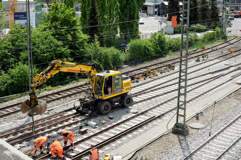 Zweiwegebagger bei km 16,0 (Mai 2022)