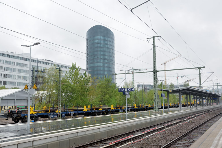 Langschienenwagenzug bei km 15,6 (April 2022)