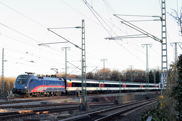 &Ouml;BB 1116 195 mit IC 186 bei km 17,0 (Februar 2022)
