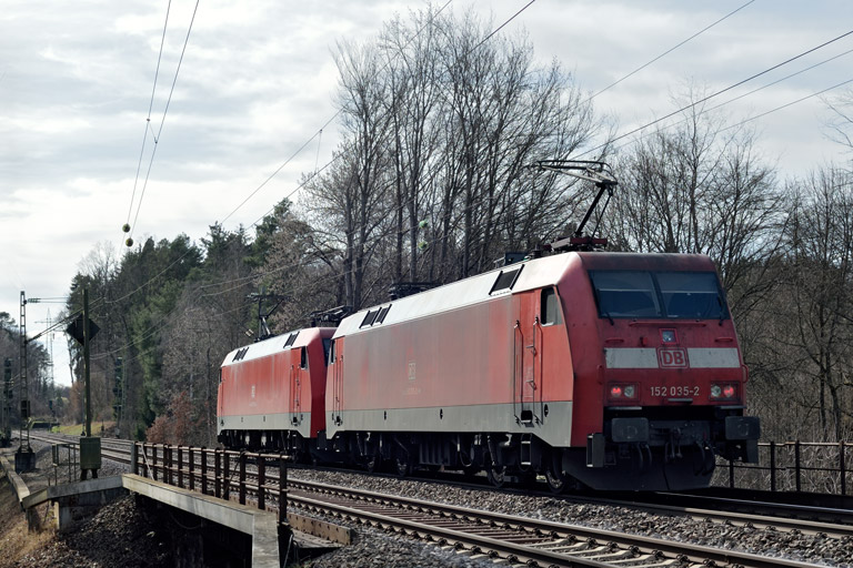 152 118 und 152 035 bei km 18,4 (M&auml;rz 2023)