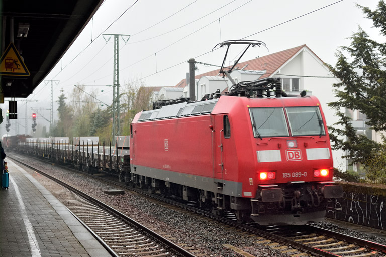 185 089 mit EZ 52099 bei km 16,8 (April 2023)