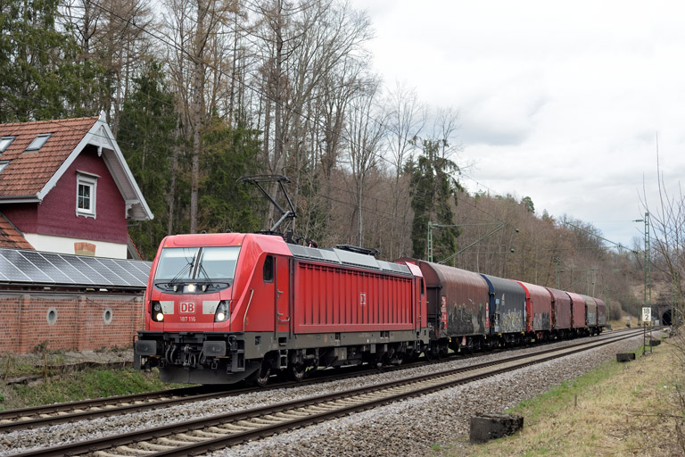 187 116 mit GAG 47800 bei km 18,2 (M&auml;rz 2023)