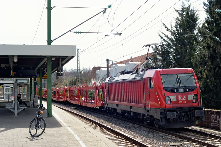 187 168 mit EZ 52089 bei km 16,8 (M&auml;rz 2023)