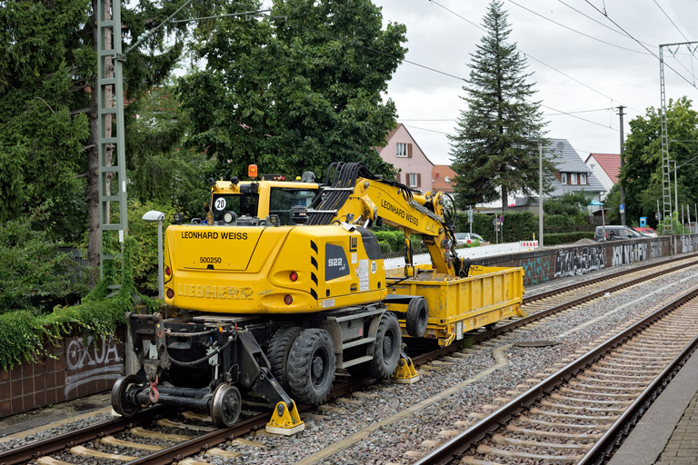 Zweiwegebagger bei km 16,8 (September 2023)