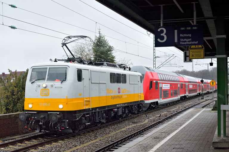 111 095 mit RE 32899 bei km 16,8 (Januar 2024)