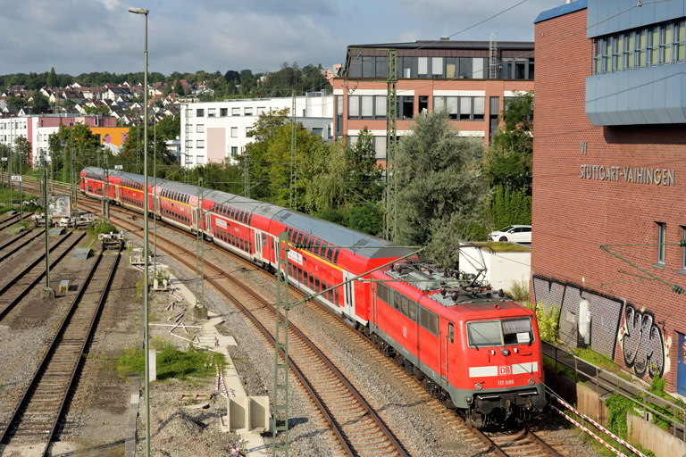 111 096 mit RE 21756 bei km 16,0 (August 2024)