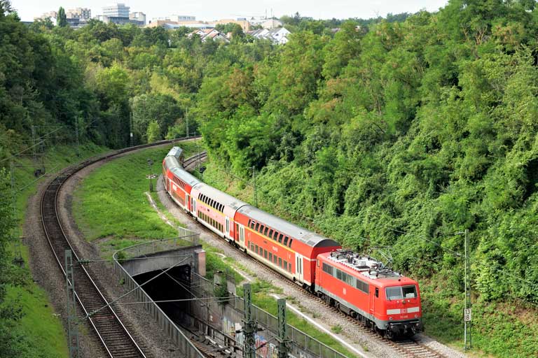 111 096 mit RE 21771 bei km 13,8 (August 2024)