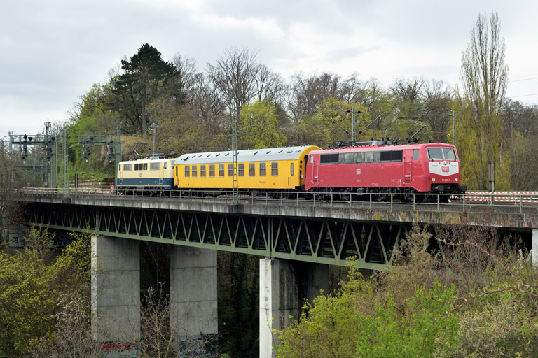 111 207 und 111 025 bei km 14,6 (April 2024)