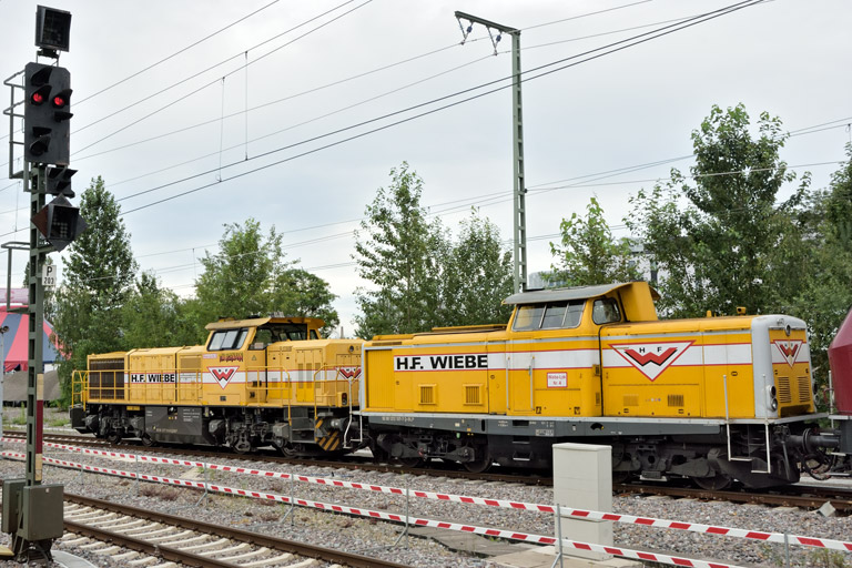 1277 018 und 212 107 bei km 15,4 (Juli 2024)