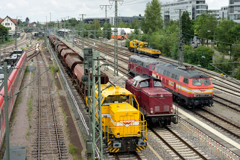 1277 803, 212 133, 225 079 und 215 018 bei km 15,8 (Juli 2024)