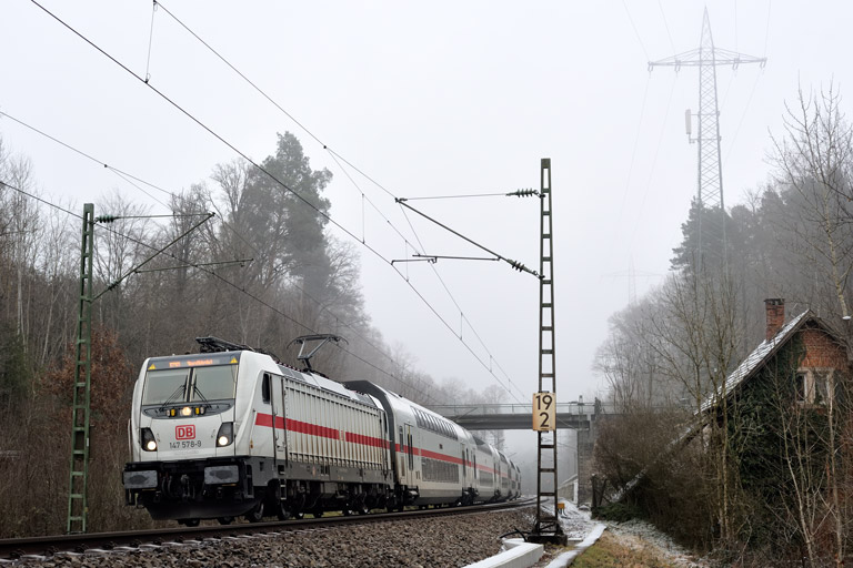 147 578 mit IC 2383 bei km 19,2 (Dezember 2024)