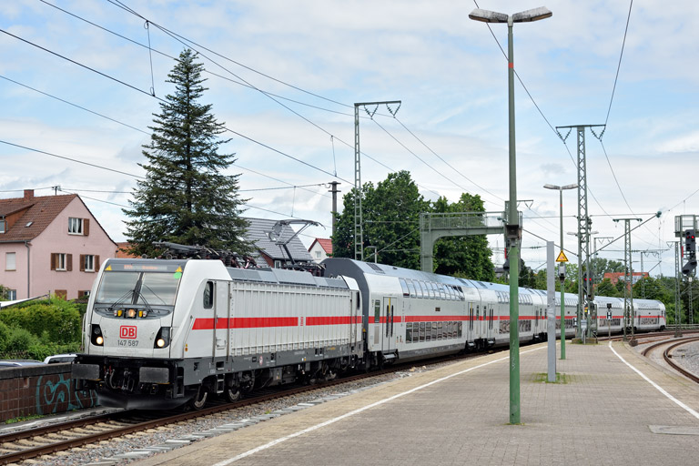 147 587 mit IC 2521 bei km 16,8 (Mai 2024)