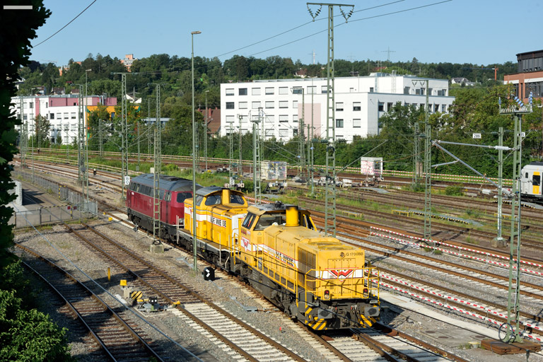 215 018, 212 107 und 1277 018 bei km 16,0 (Juli 2024)