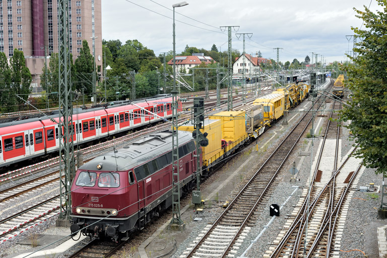 215 025 bei km 15,8 (September 2024)