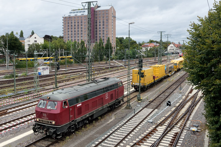 215 025 bei km 15,8 (September 2024)