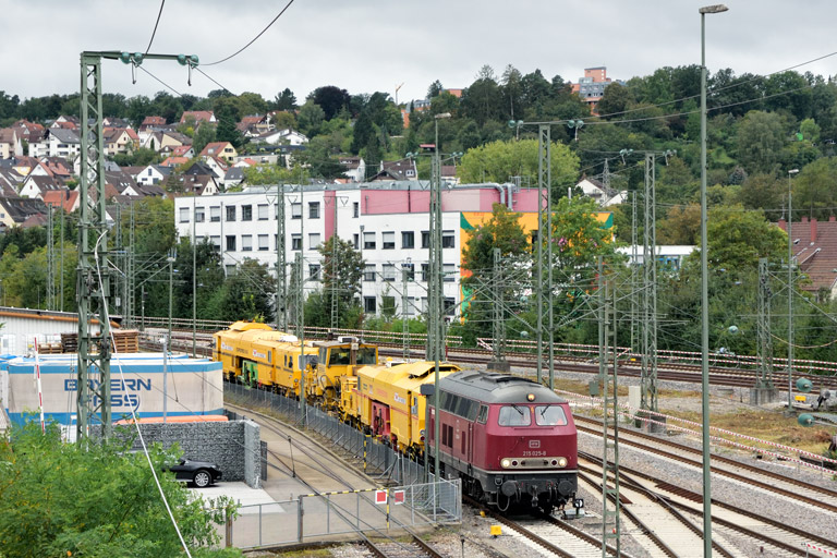 215 025 bei km 16,0 (September 2024)