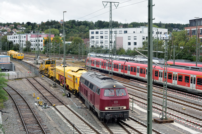 215 025 bei km 16,0 (September 2024)