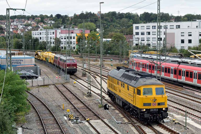 233 493, 215 018 und 215 025 bei km 16,0 (September 2024)