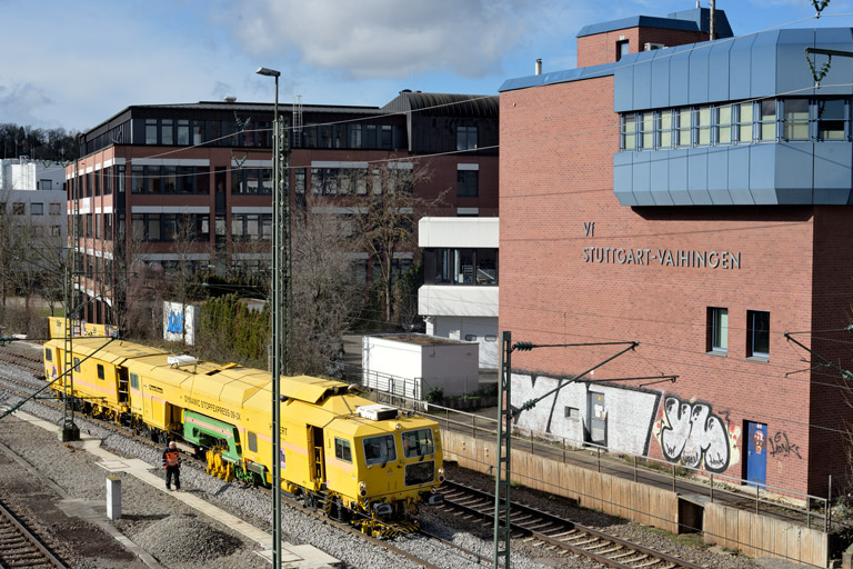 Stopfmaschinenzug bei km 16,0 (Februar 2024)