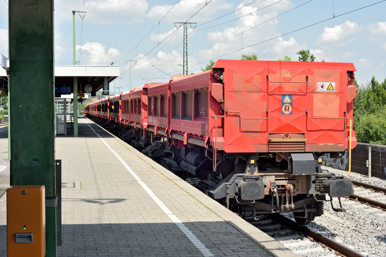 Schotterwagenzug bei km 16,8 (Juli 2024)
