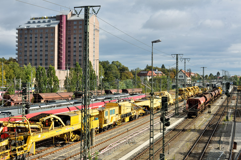 Gleisumbauzug bei km 15,8 (September 2024)