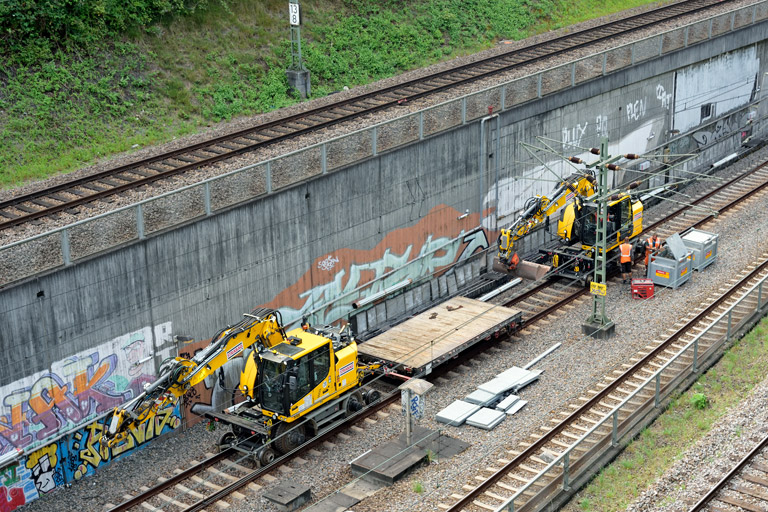 Zweiwegefahrzeuge bei km 13,8 (August 2024)