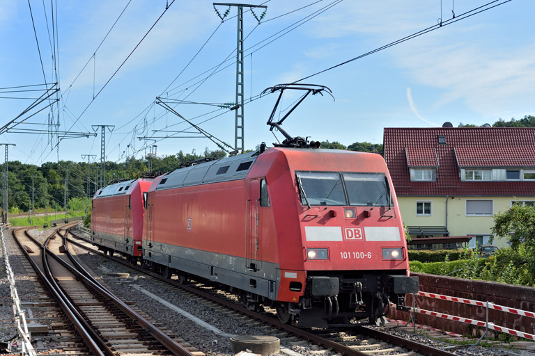 101 100 und 101 067 bei km 16,8 (August 2025)