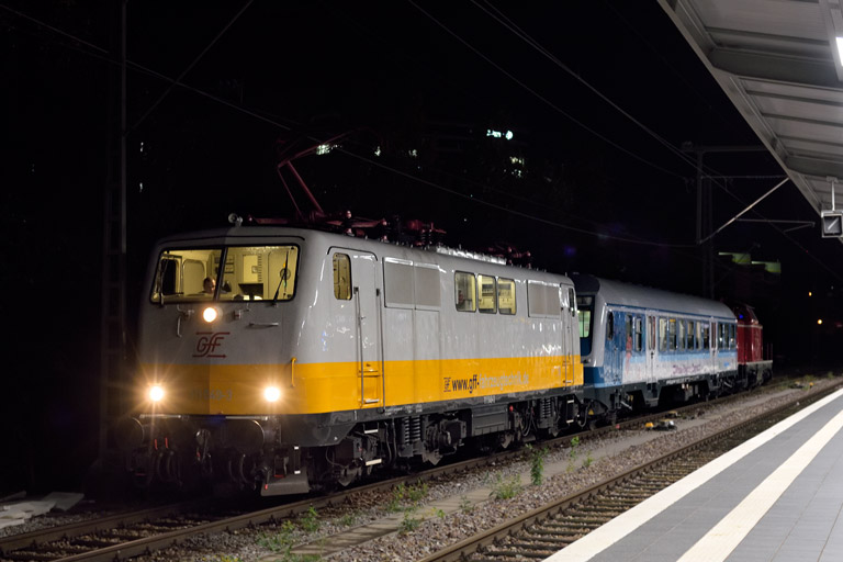 111 049 mit DbZ 91541 bei km 15,6 (Oktober 2025)