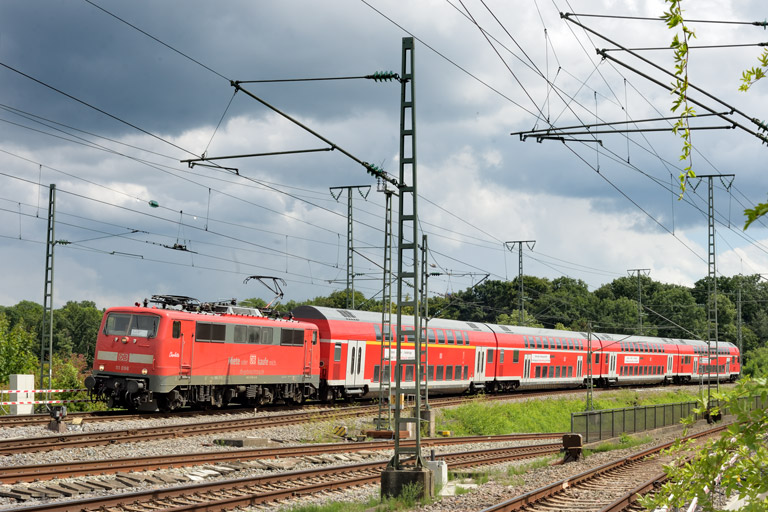 111 096 mit RE 19922 bei km 17,0 (Juli 2025)