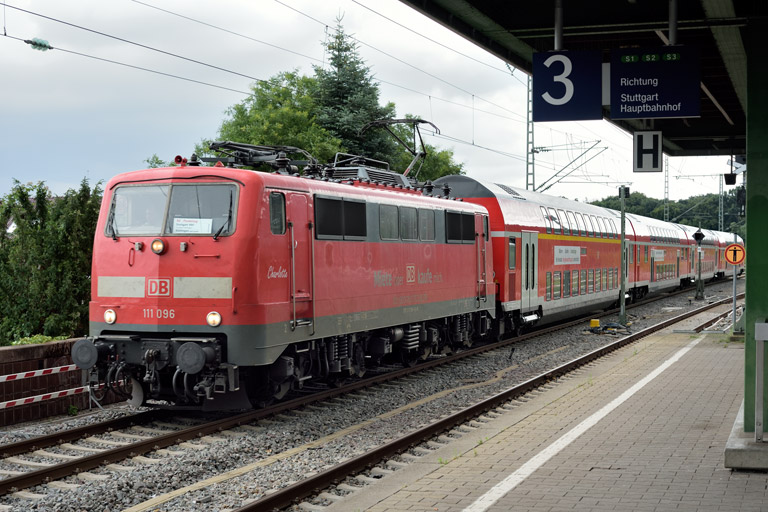 111 096 mit RE 19922 bei km 16,8 (Juli 2025)
