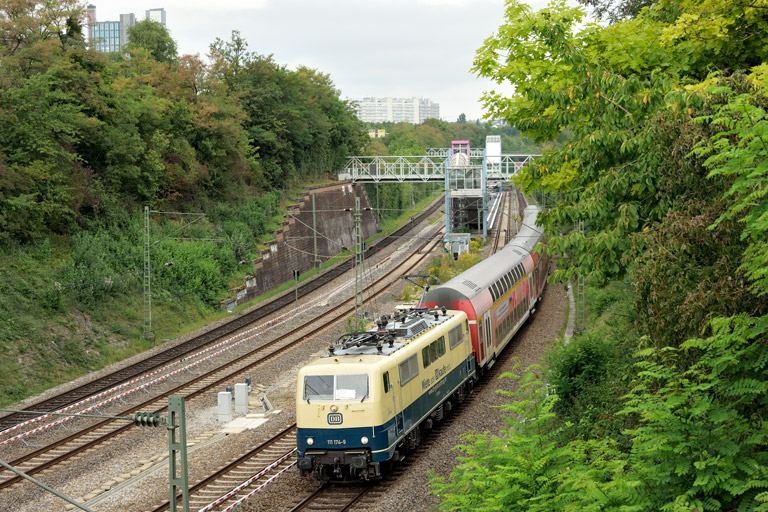 111 174 mit RE 19911 bei km 14,4 (August 2025)