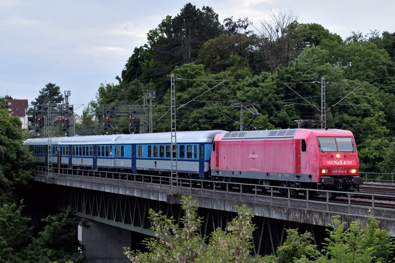 145 044 mit RE 1827 bei km 14,6 (Mai 2025)